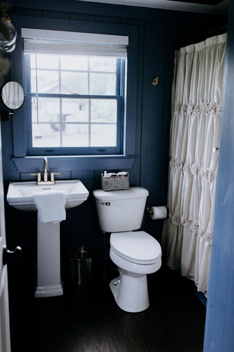 Bathroom 5, Mayhurst Inn, Orange