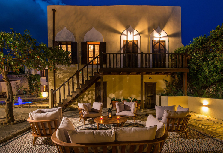 Terrace/patio 2, Lemuria Manor, Wine Dark Sea Villas, South Aegean
