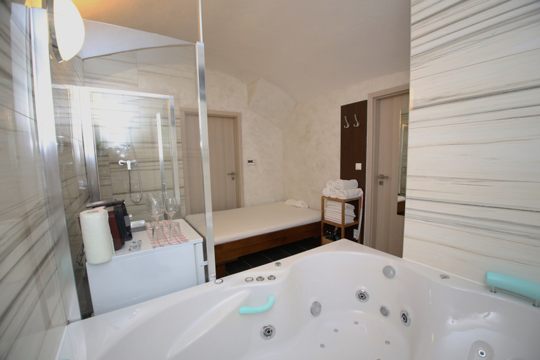 Bathroom 4, Wellness Penzion U Gigantu, Plzeň