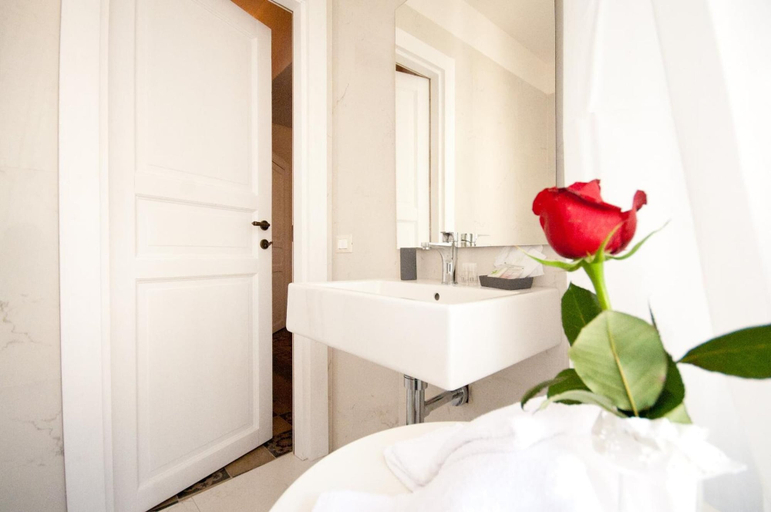 Bathroom 4, Sveva Rooms, Syracuse