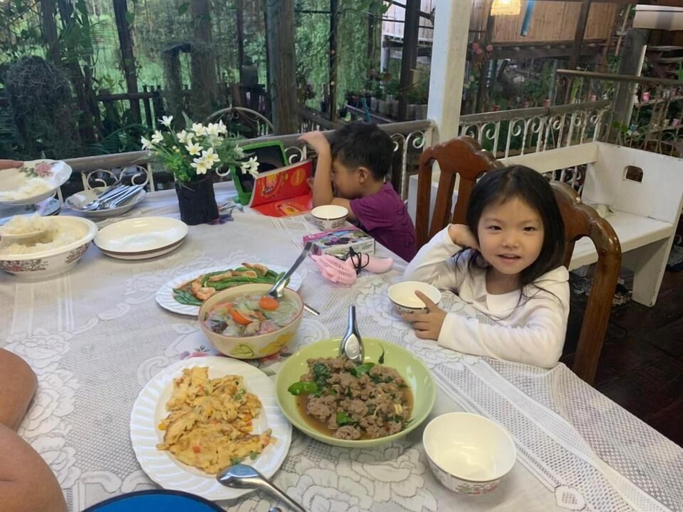 Food & Drinks 3, Cast Away Homestay, Pak Kret