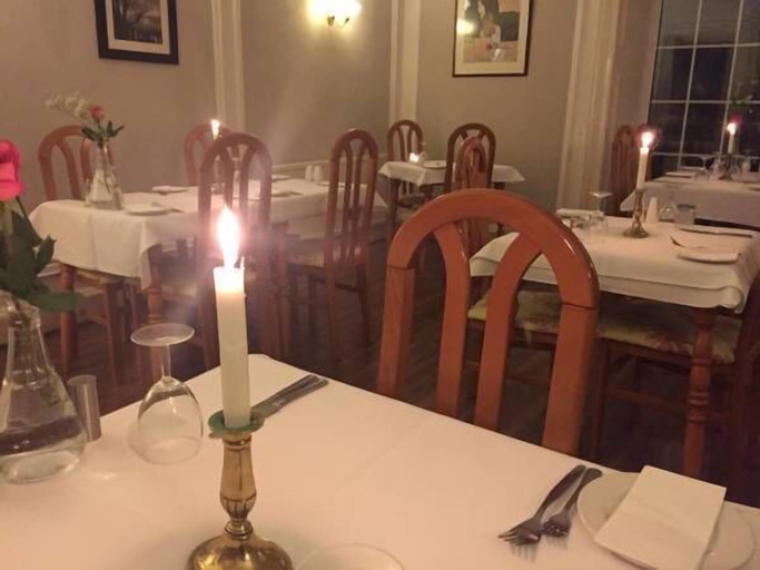 Food & Drinks 5, Healey Hotel, Kirklees