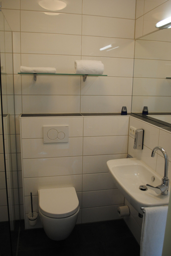 Bathroom 3, Regensburg-Apart, Regensburg