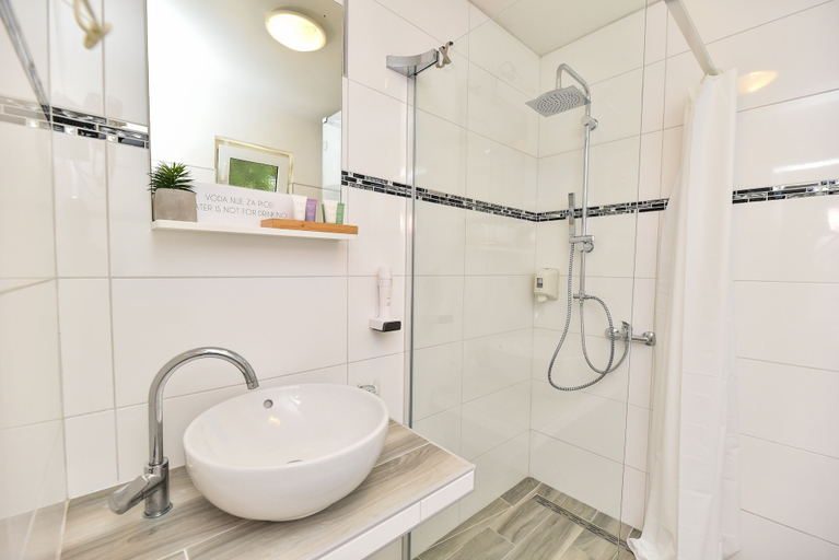 Bathroom 3, Guesthouse Kod Spavalice, Vir