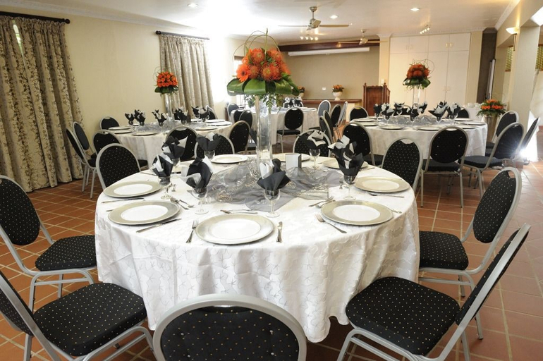 Food & Drinks 5, Oxford Lodge, Zululand
