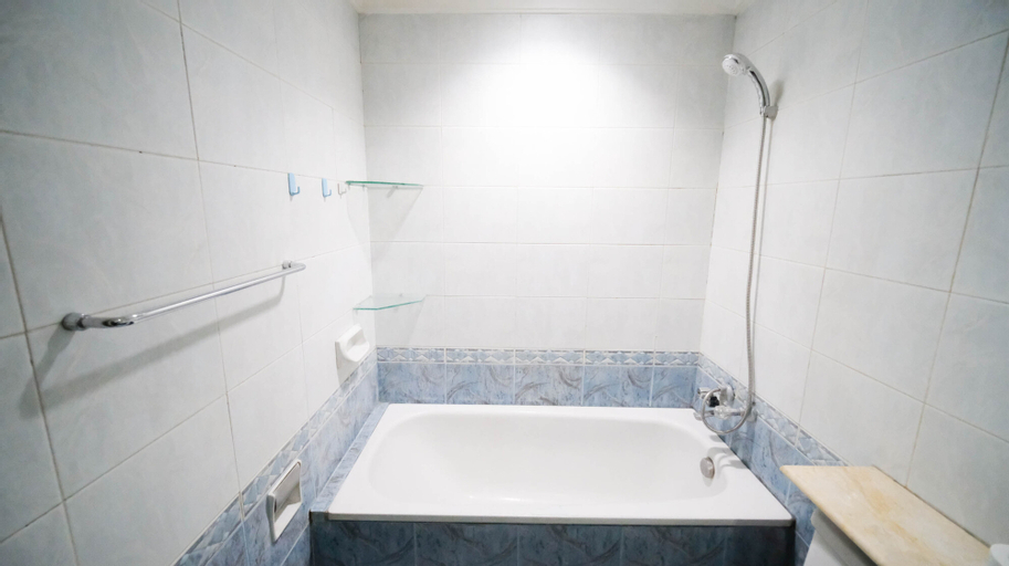 Bedroom 3, Best Deal and Homey 2BR at Taman Beverly Apartment By Travelio, Surabaya