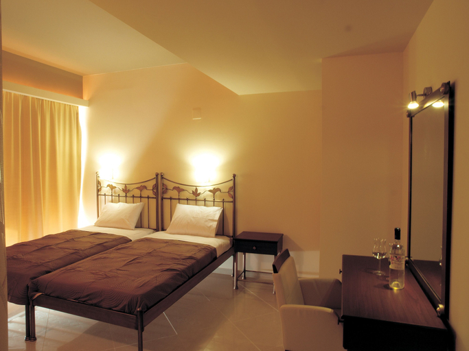 Bedroom 2, Niriides Beach Hotel, Crete