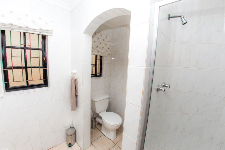 Bathroom 5, Winelands Villa Guesthouse, City of Cape Town