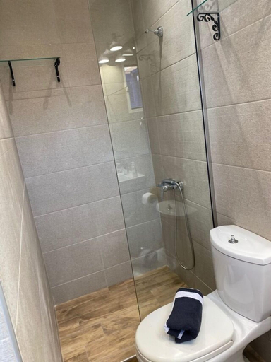 Bathroom 3, Regina's Apartments, South Aegean