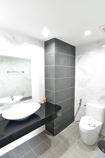 Bathroom 4, The U-Time Hotel, Hat Yai