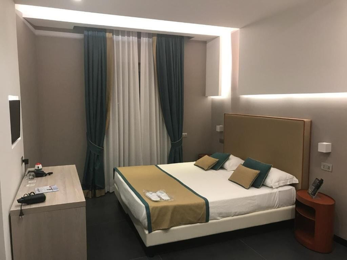 Bedroom 2, Mediterranea Hotel & Convention Center, Salerno