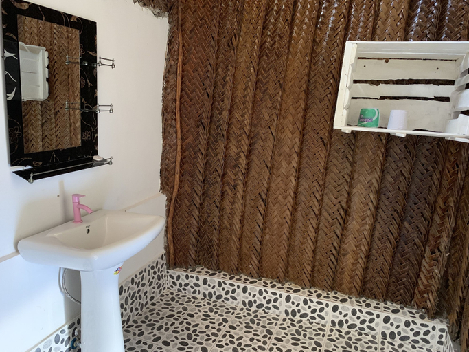 Bathroom 4, Jambo Beach Bungalows - Hostel, Kusini