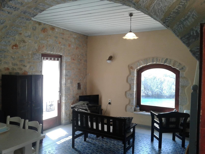 Others 5, Ampelos Tower, Peloponnese