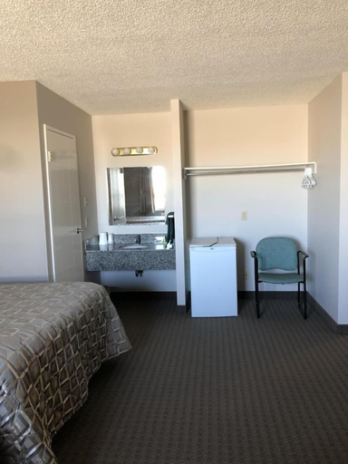 Bedroom 5, Arbour Ridge Inn & Suites, Division No. 13