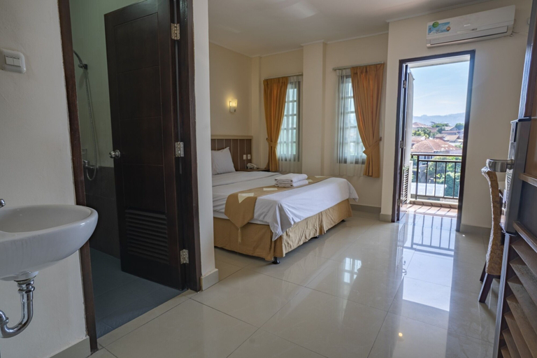 Bedroom 2, Dago's Hill Hotel, Bandung