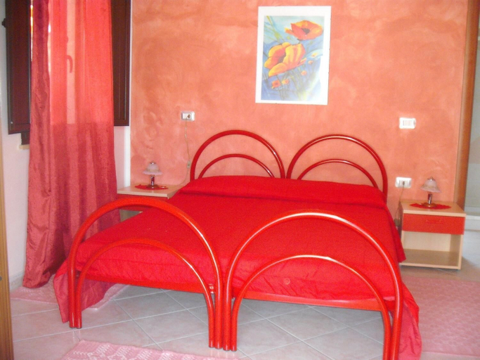 Bedroom 2, Domu de Palla, Oristano