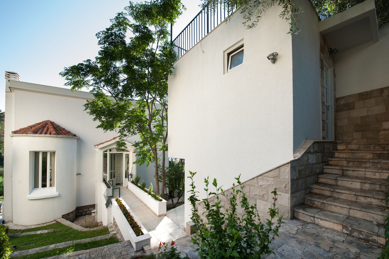 Exterior & Views 2, Villa Mia