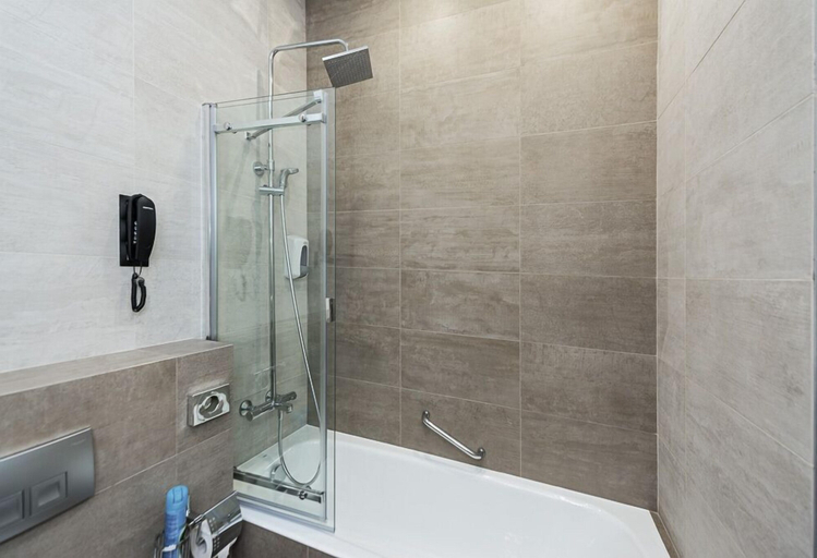 Bathroom 4, Hotel Polaris, Northern