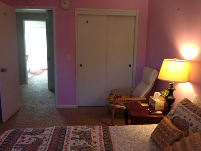 Others 4, Bed and Breakfast, Yolo