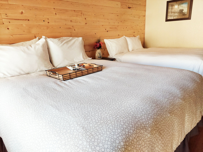 Bedroom 2, The Woodfords Inn, Alpine