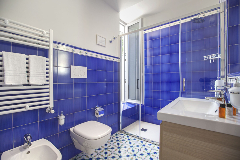 Bathroom 5, Il Moro di Positano, Salerno