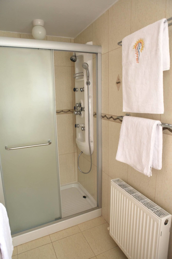 Bathroom 4, Alexandria Villas