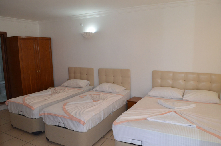 Bedroom 2, Prens Yildiz Hotel, Ayvalık