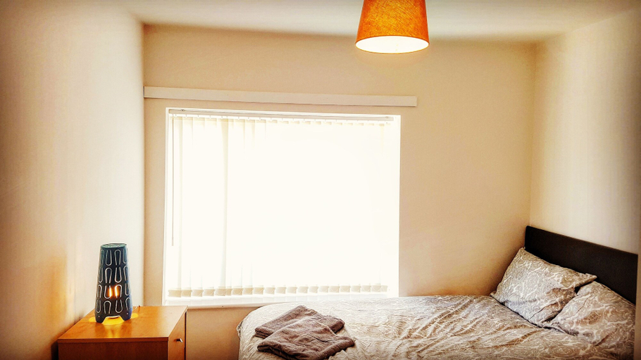 Others 4, Central convenient house, Sefton