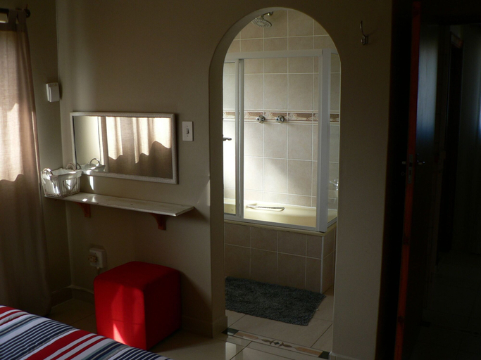 Bathroom 3, Heroldsbaai Holiday Home, Eden