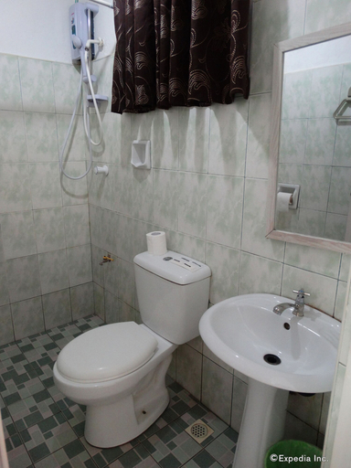Bathroom 4, Whites and Greens Beach Resort, Panglao