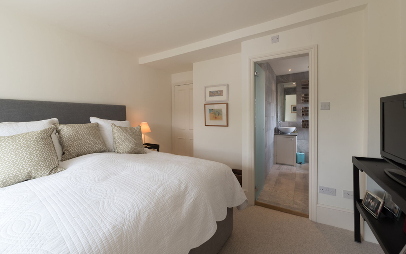 Bedroom 3, Dawson Place, London