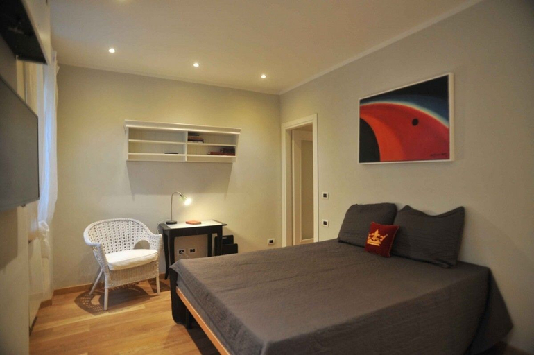 Room 4, Deluxe Apartment, Florence