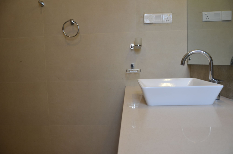 Bathroom 3, Anchorage Villa, Matara Four Gravets