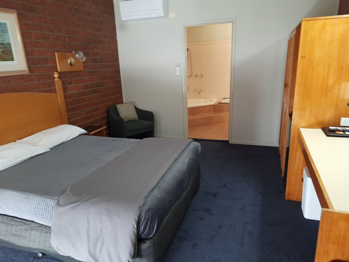 Bedroom 5, Abbotswood Motor Inn, South Barwon - Inner