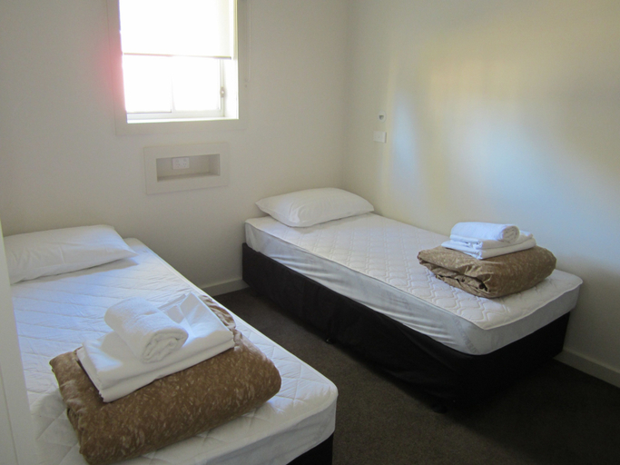 Bedroom 3, Discovery Parks - Maidens Inn, Murray