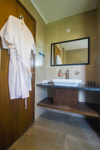 Bathroom 5, Okean De Goa, North Goa