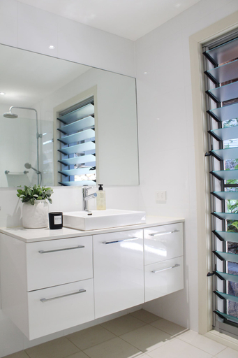 Bathroom, Hamptons By The Bay at Nelson Bay, Port Stephens