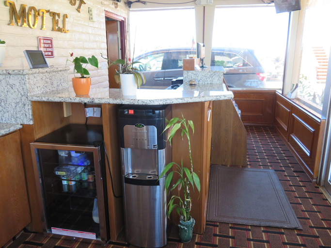 Others 5, Royal Crest Motel, Jackson