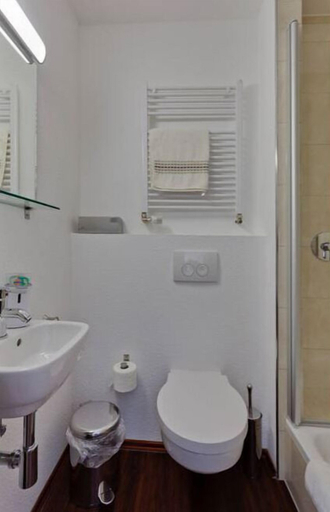 Bathroom 3, Pension Haselmann, Münster