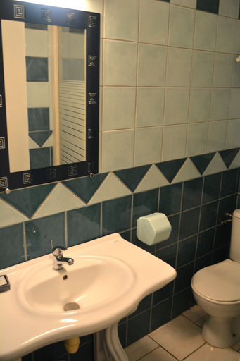 Bathroom 5, Bayfront Hotel, Fort-de-France