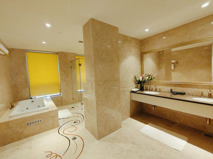 Bathroom 3, Kaldan Samudhra Palace, a Palace by the Sea, Kancheepuram