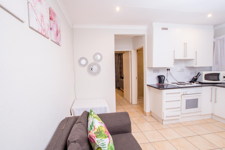 Others 5, Prestigious Apartments, City of Johannesburg