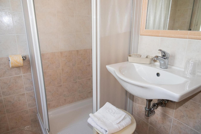 Bathroom 4, Hotel Cormoran, Rimini