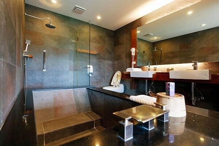 Bathroom 4, Serene Gray, Yilan