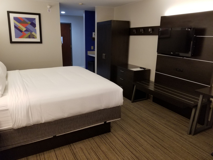 Bedroom 5, Holiday Inn Express BIRCH RUN (FRANKENMUTH AREA) by IHG, Saginaw