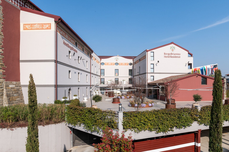 Exterior & Views 2, Hotel Borgo Brianteo, Bergamo