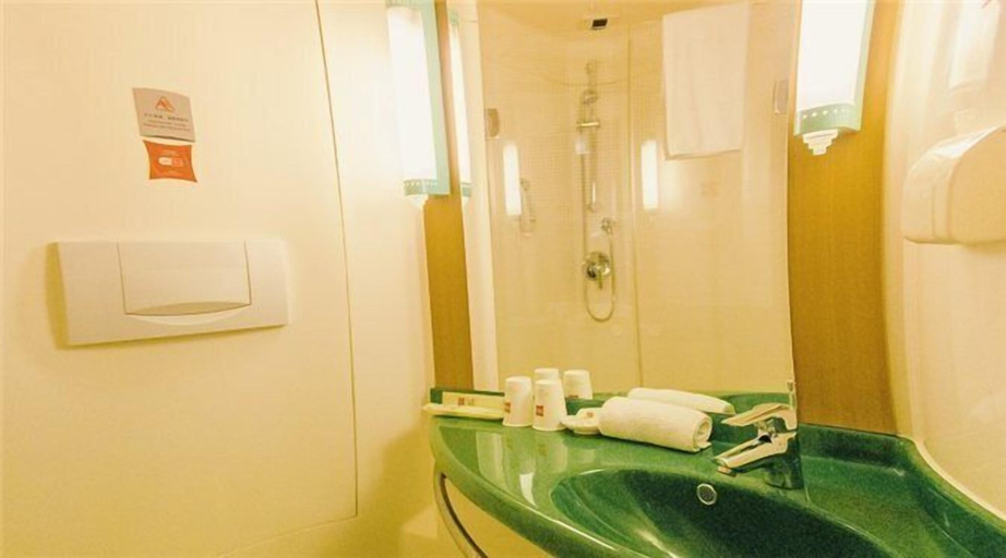 Bathroom 4, ibis Chengdu Yongfeng Hotel, Chengdu
