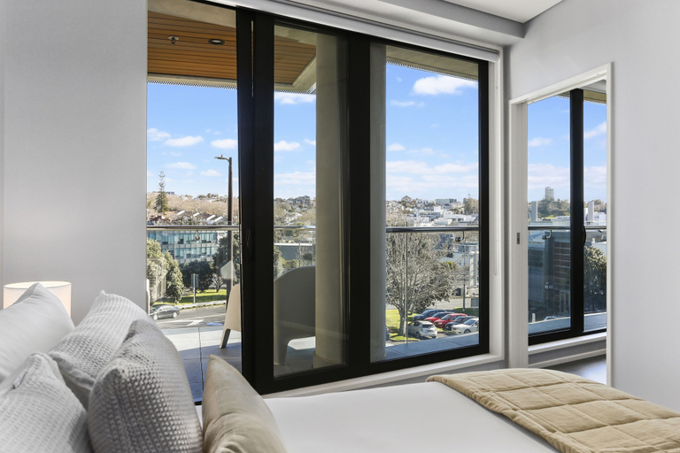 Bedroom 3, Lovely and warm one bedroom in the CBD, Waitakere
