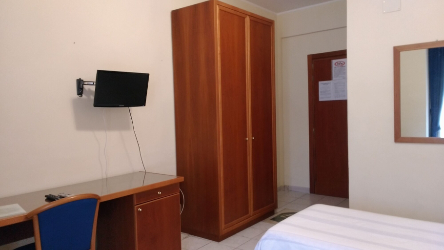 Bedroom 3, Hotel la Falconara, Cosenza