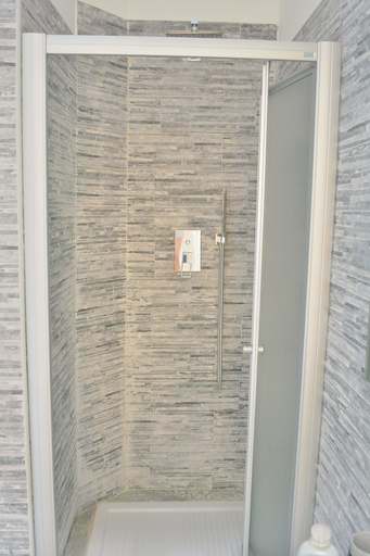 Bathroom shower 3, Beddyway - Flat in Central Station, Milano